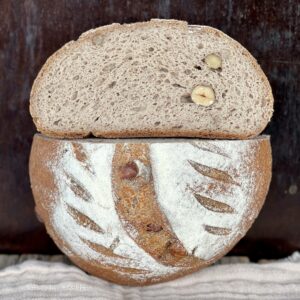 Lena Sauerteigbrot mit Haselnüssen